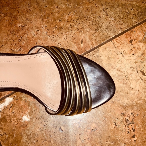 BCBGMaxAzria Strappy Gold and Silver pumps - Picture 7 of 8